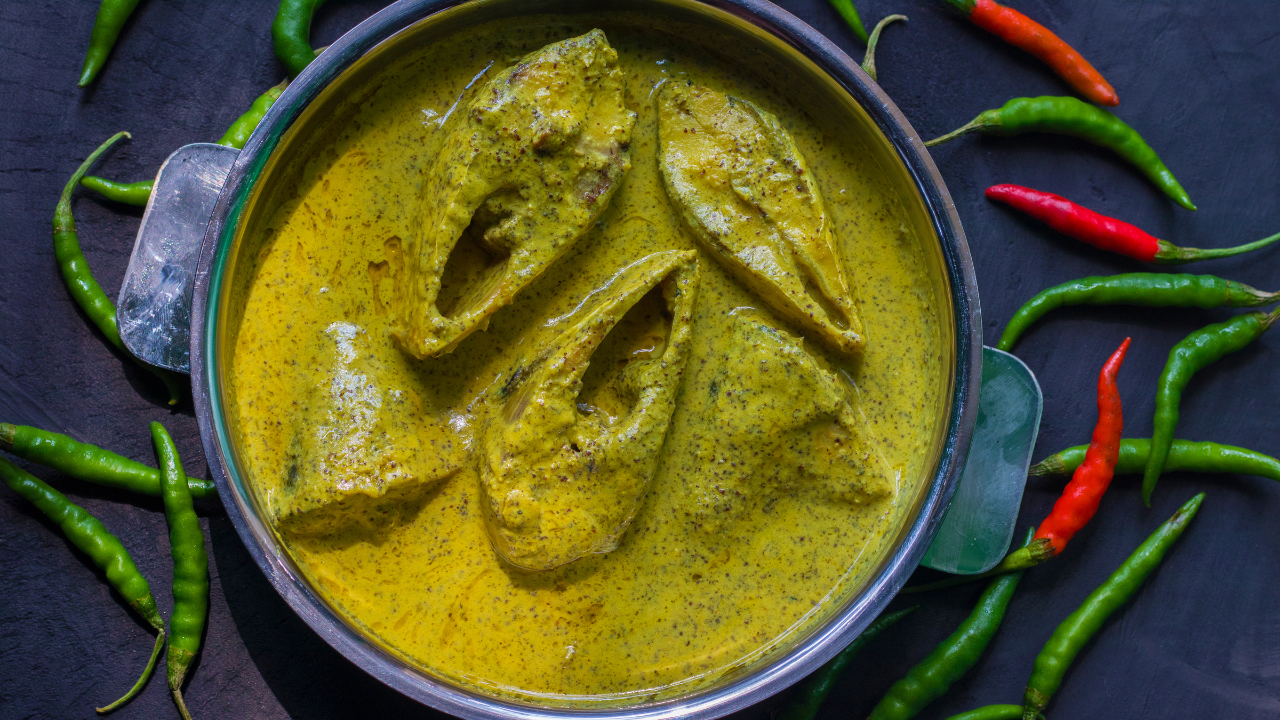 Shorshe Ilish — সরষে ইলিশ